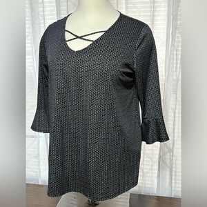 Faded Glory Women’s 3X (22W/24W) Black&White Patterned Blouse with Bell Sleeves